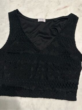 Tobi Black Lace V-Neck Cropped Camisole